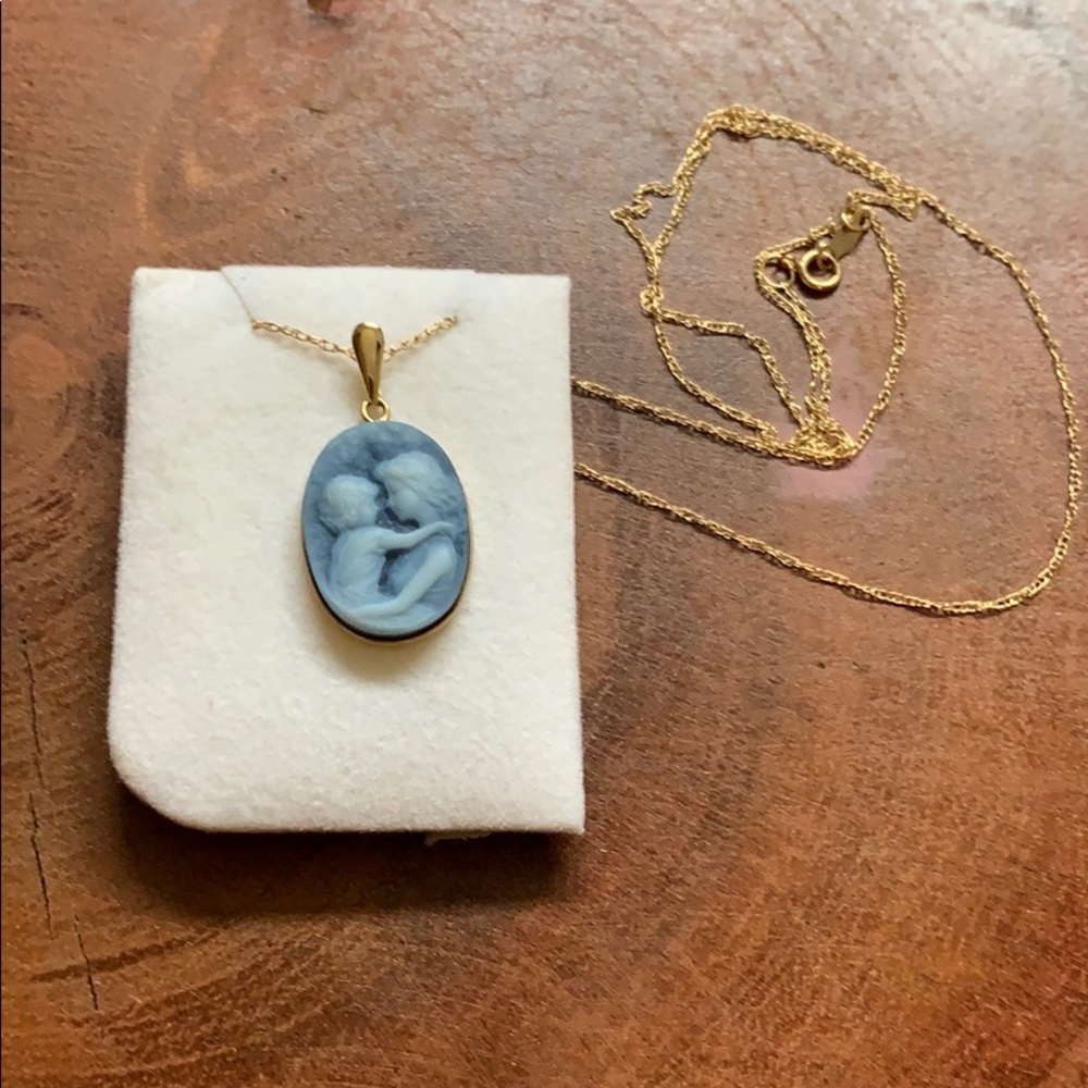 14k gold mother and child charm